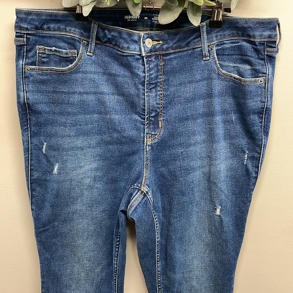 Old Navy Extra High Rise Rockstar Super Skinny Secret Smooth Pockets Frayed Hem - Picture 2 of 16